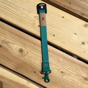 JADE THREAD LANYARD